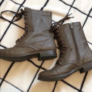 Size 7 Combat Boots